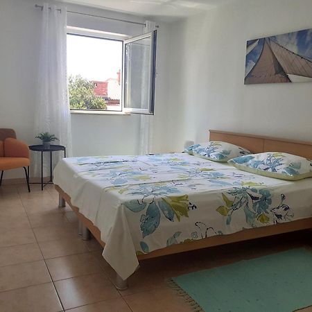 Apartment Zlata Rab Town Exteriör bild